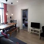 Appartement Beautiful Apartment On Las Ramblas With Port Views *