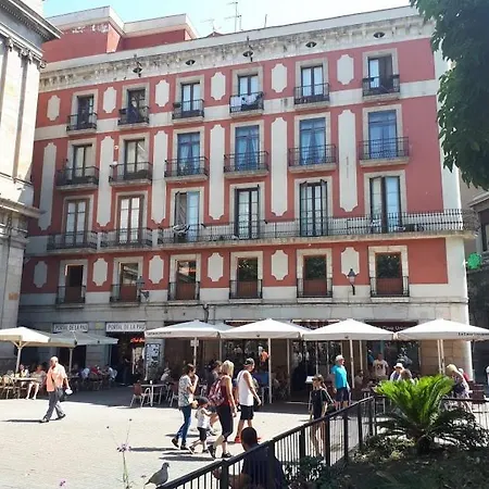 Beautiful Apartment On Las Ramblas With Port Views Barcelona