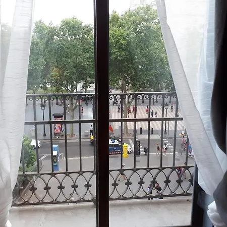 Beautiful Apartment On Las Ramblas With Port Views Barcelona