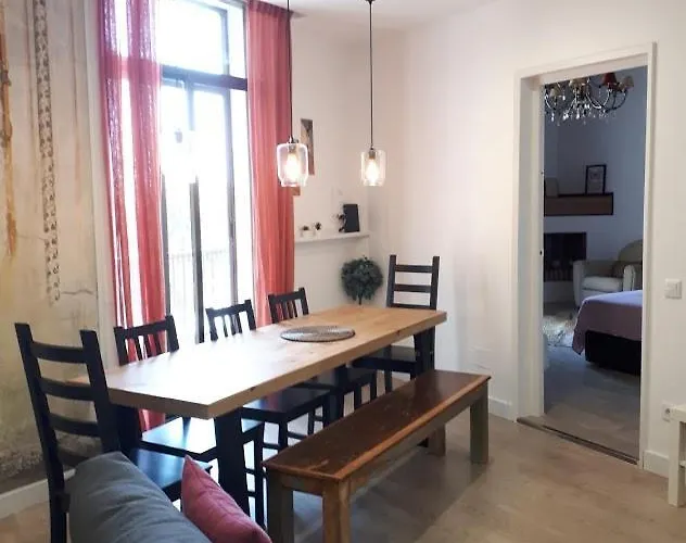 Beautiful Apartment On Las Ramblas With Port Views