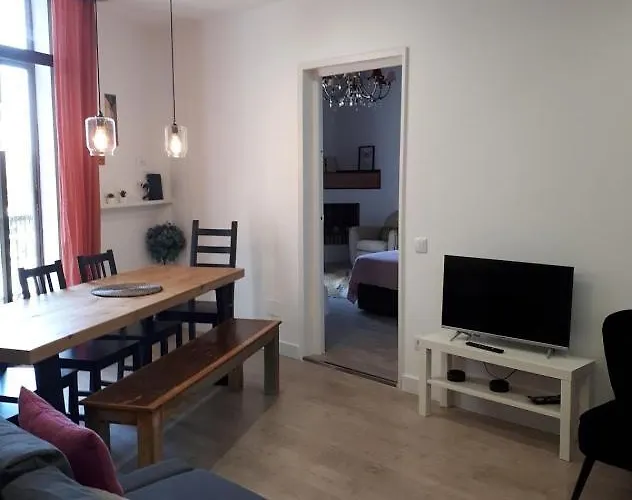 Apartment Beautiful Apartment On Las Ramblas With Port Views *