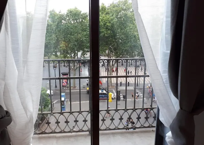 Beautiful Apartment On Las Ramblas With Port Views Barcelona