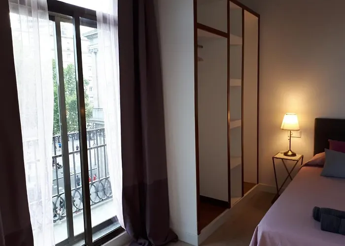 Beautiful Apartment On Las Ramblas With Port Views Barcelona
