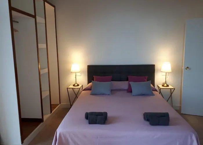 Apartment Beautiful Apartment On Las Ramblas With Port Views *